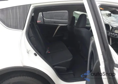 2017 Toyota Rav4 Le z USA, uszkodzony, nr VIN JTMBFREV0HJ706603